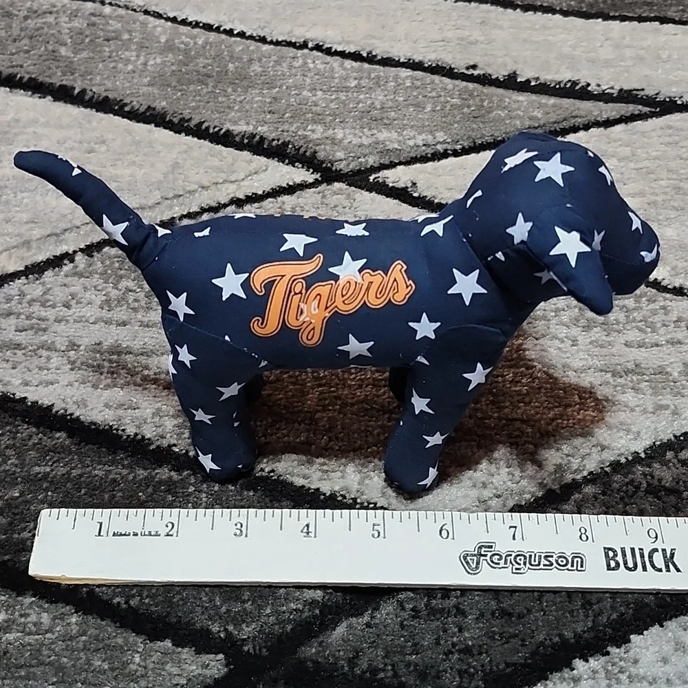 VS PINK RARE DETROIT TIGERS 2-EDITION MLB PLUSH FOREVER COLLECTIBLE DOG - Picture 3 of 14